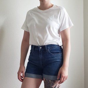 Everlane "The Easy Raglan Tee"